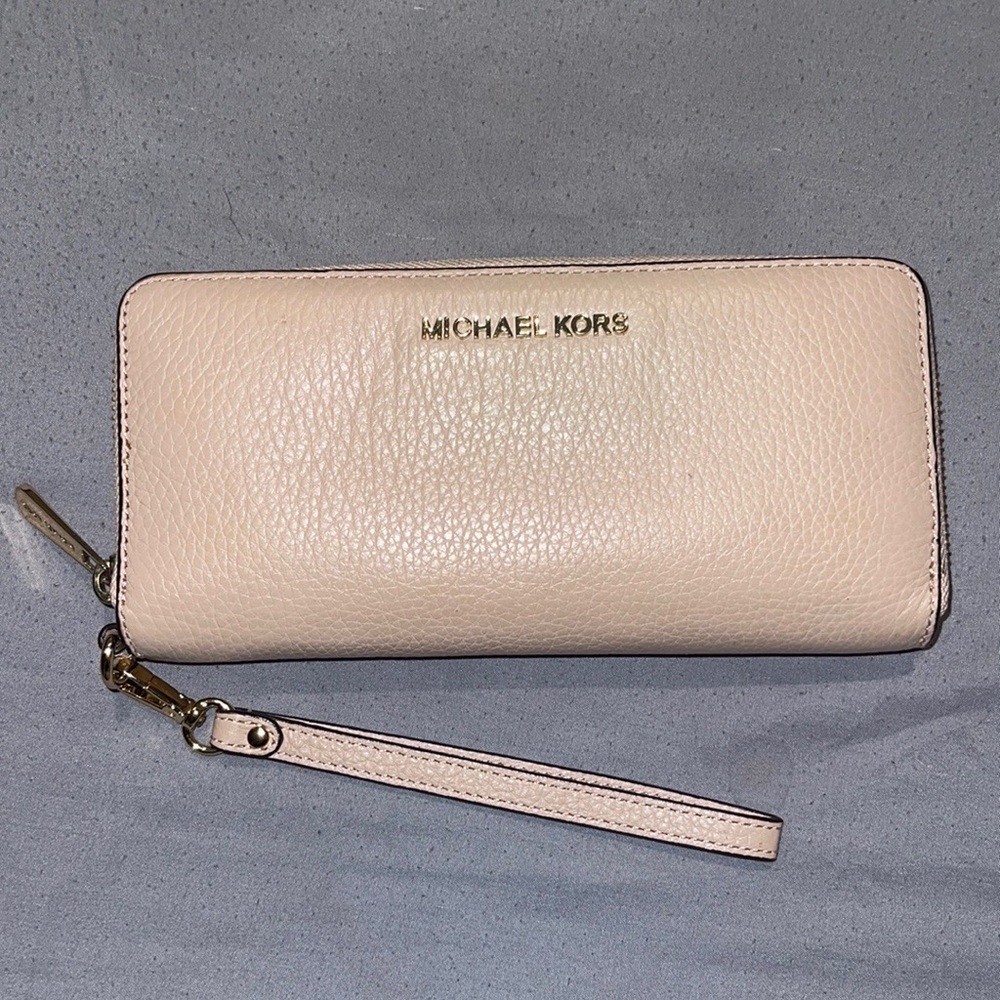 Michael kors wallet